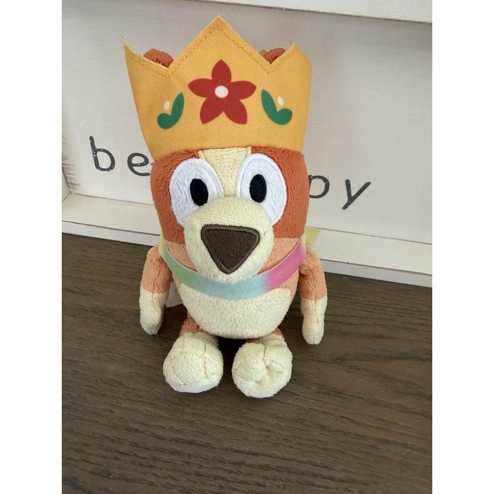 Moose Toys Bluey Queen Bingo w Crown & Cape Costume 7" Stuffed‎ Animal Plush Toy